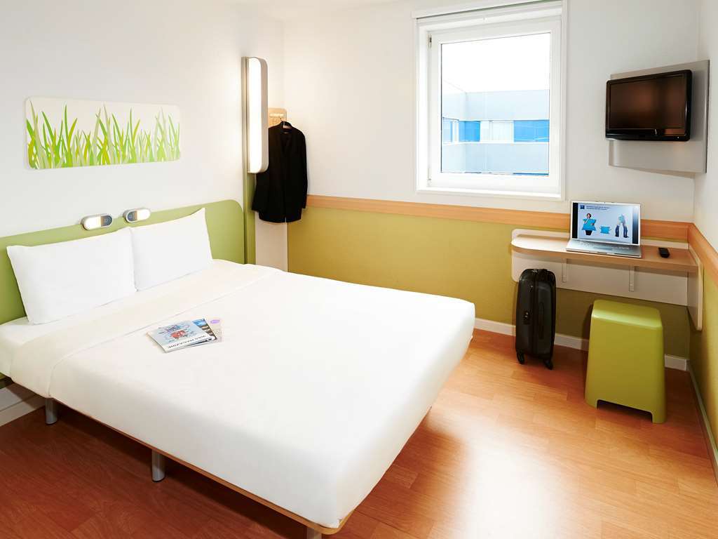 Ibis Budget Chilly-Mazarin Les Champarts Quarto foto